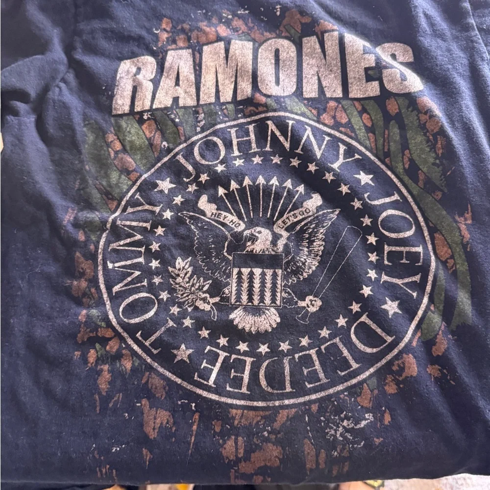 Ramones Black Graphic T-Shirt XS - Picture 2 of 4